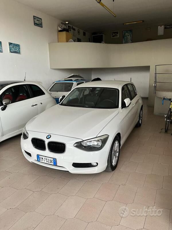Bianco Usata 2012 BMW 116 Sport Line Due volumi | 9900 € (Buon prezzo) - Immagine 1/4