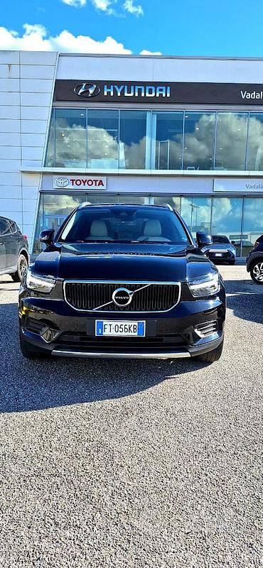 Usata Volvo XC40 Momentum 150 CV (110 kW) 2019 Nero SUV