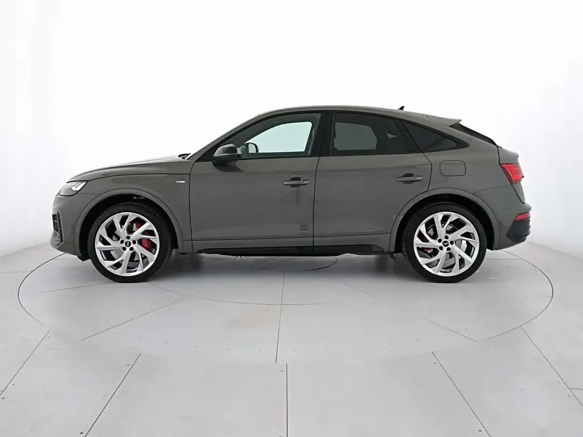 Usata Audi Q5 Sportback S-Line 265 CV (194 kW) 2023 Grigio scuro SUV
