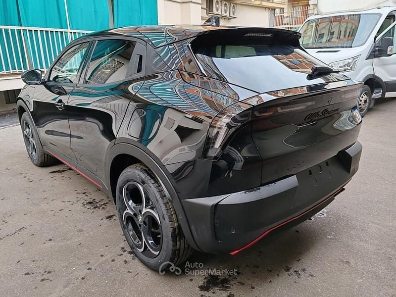 Nuova Alfa Romeo Junior Edizione Speciale 136 CV (100 kW) 2025 Nero SUV