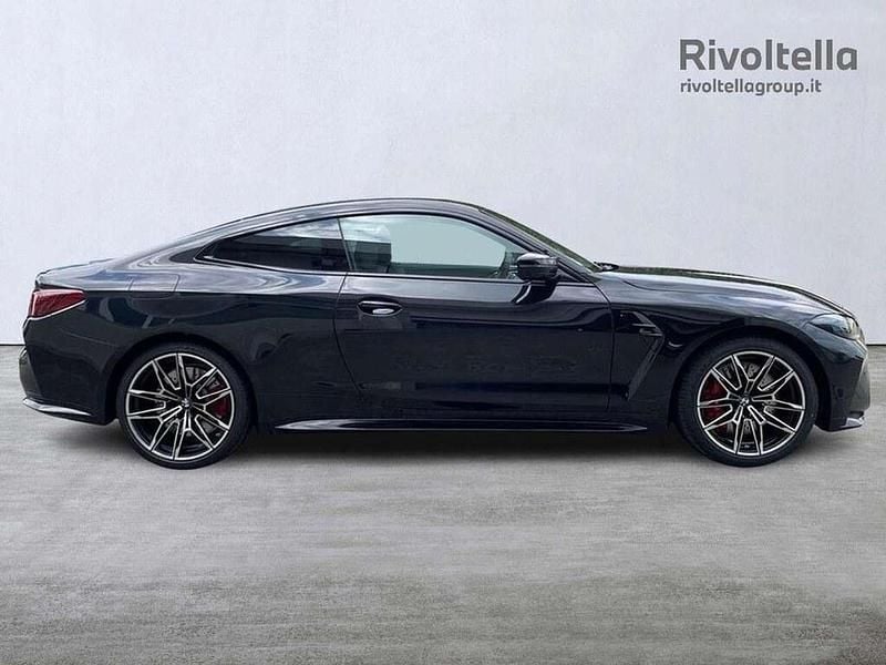 Nuova BMW M4 Competition Edition 530 CV (389 kW) 2026 Black sapphire metallizzato Coupé