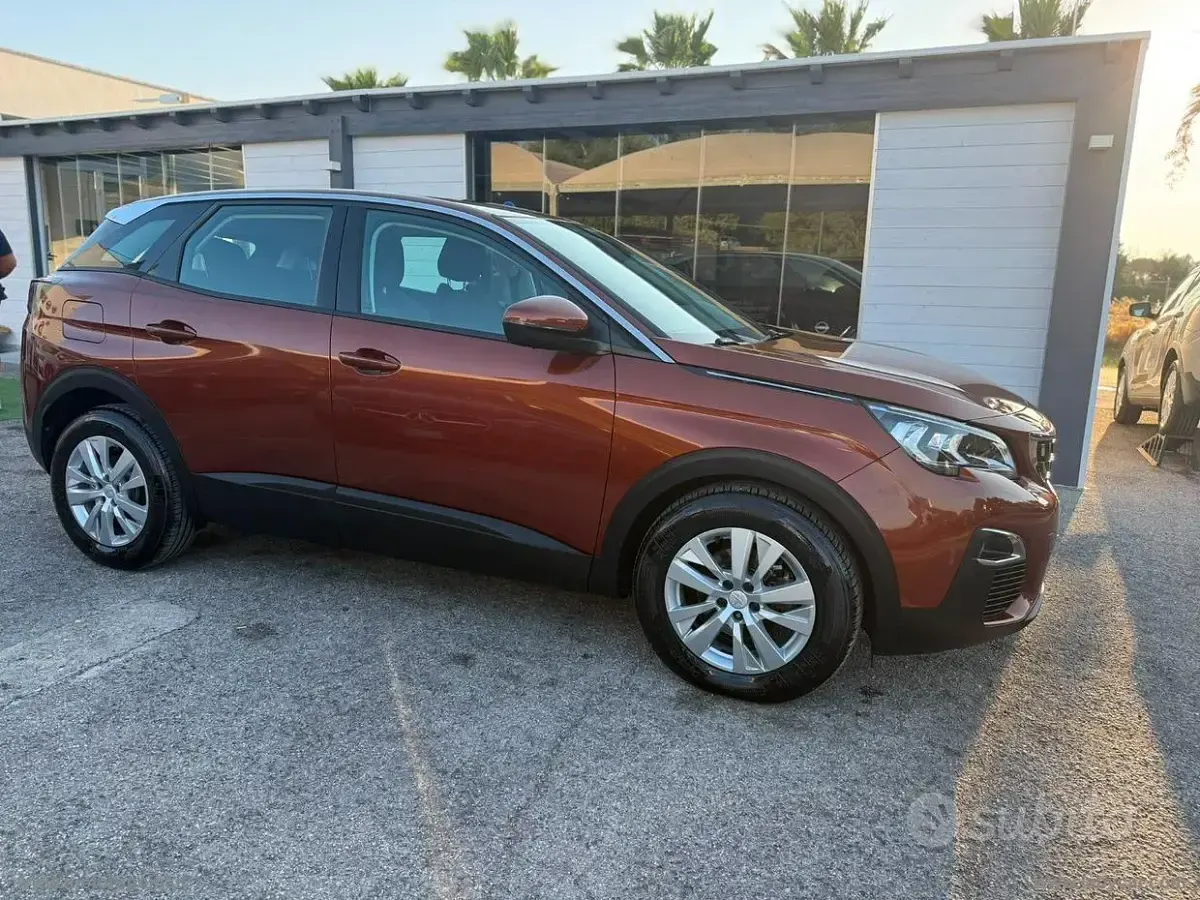 Usata Peugeot 3008 Allure 131 CV (96 kW) 2018 Rosso SUV