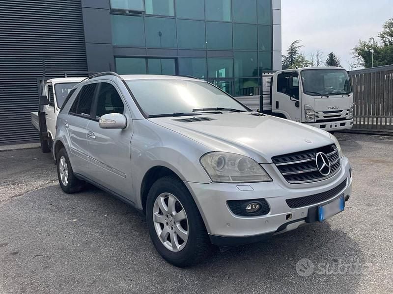 Usata Mercedes ML320 2007 Grigio SUV