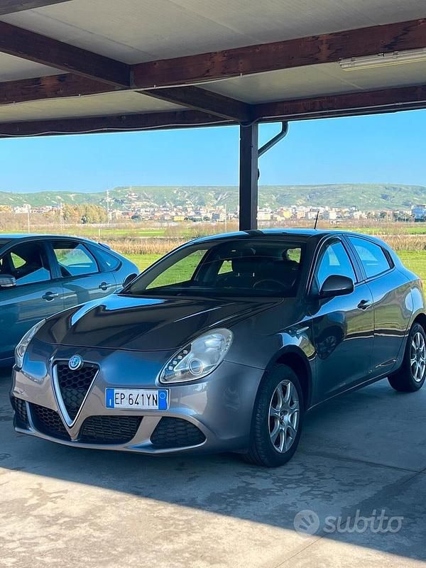 Usata Alfa Romeo Giulietta Business 105 CV (77 kW) 2013 Grigio Utilitaria