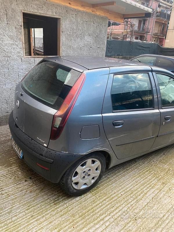 Usata Fiat Punto 2003 Grigio Berlina