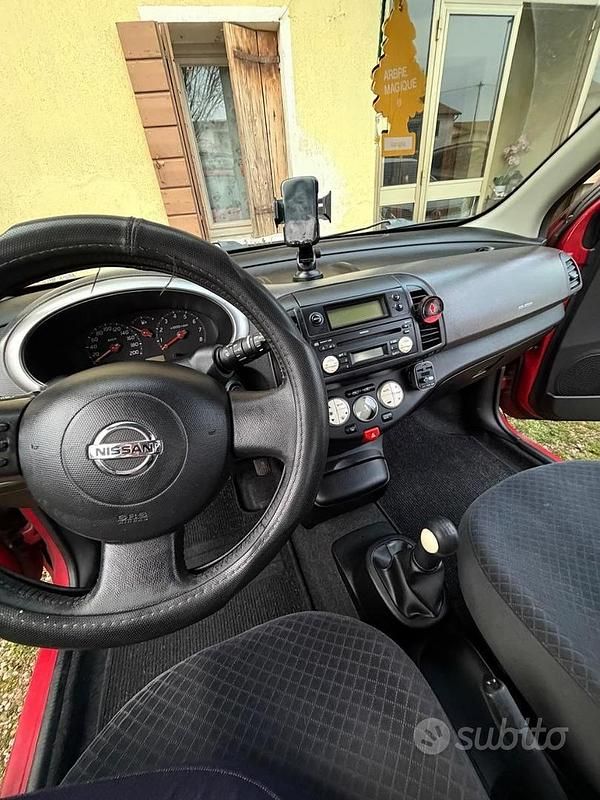 Second-hand Nissan Micra 60 CP (44 kW) 2004 Roșu Hatchback