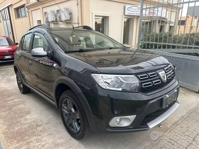 Usata Dacia Sandero Stepway 90 CV (66 kW) 2018 Nero Berlina