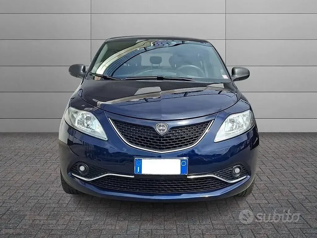 Usata Lancia Ypsilon 69 CV (50 kW) 2017 Blu Utilitaria