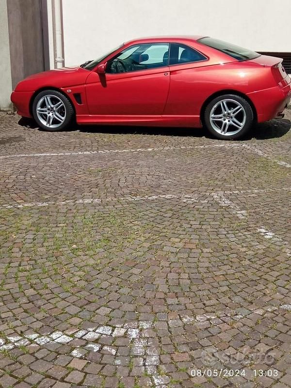 Usata Alfa Romeo GTV 150 CV (110 kW) 2002 Rosso Coupé