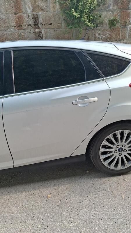 Usata Ford Fusion 101 CV (74 kW) 2011 Grigio Utilitaria