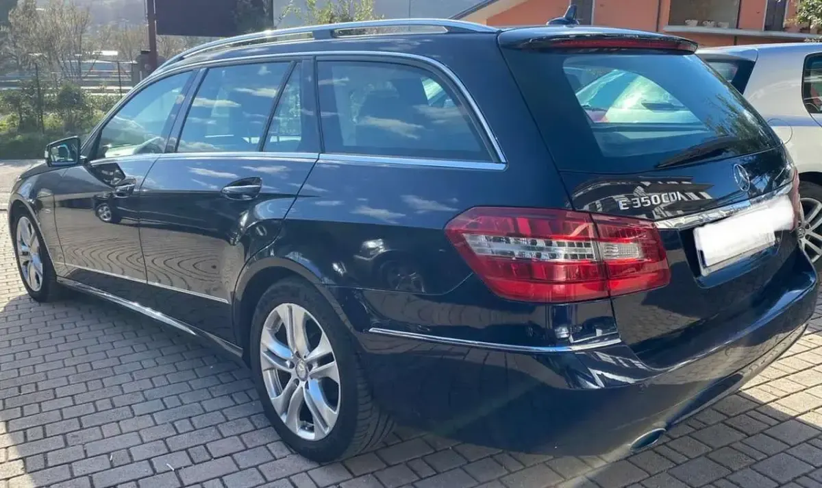 Usata Mercedes E350 Elegance 265 CV (194 kW) 2012 Blu/azzurro Station wagon