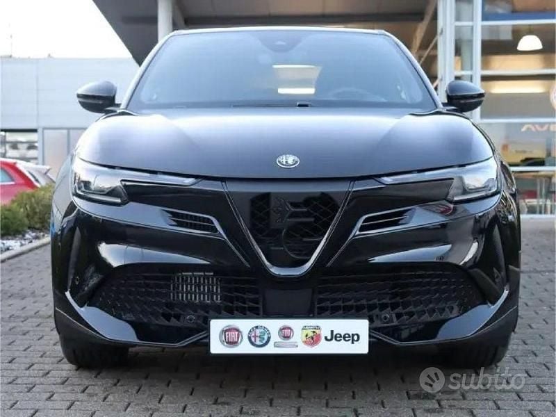 Nuova Alfa Romeo GT Junior Edizione Speciale 136 CV (100 kW) 2025 Nero SUV