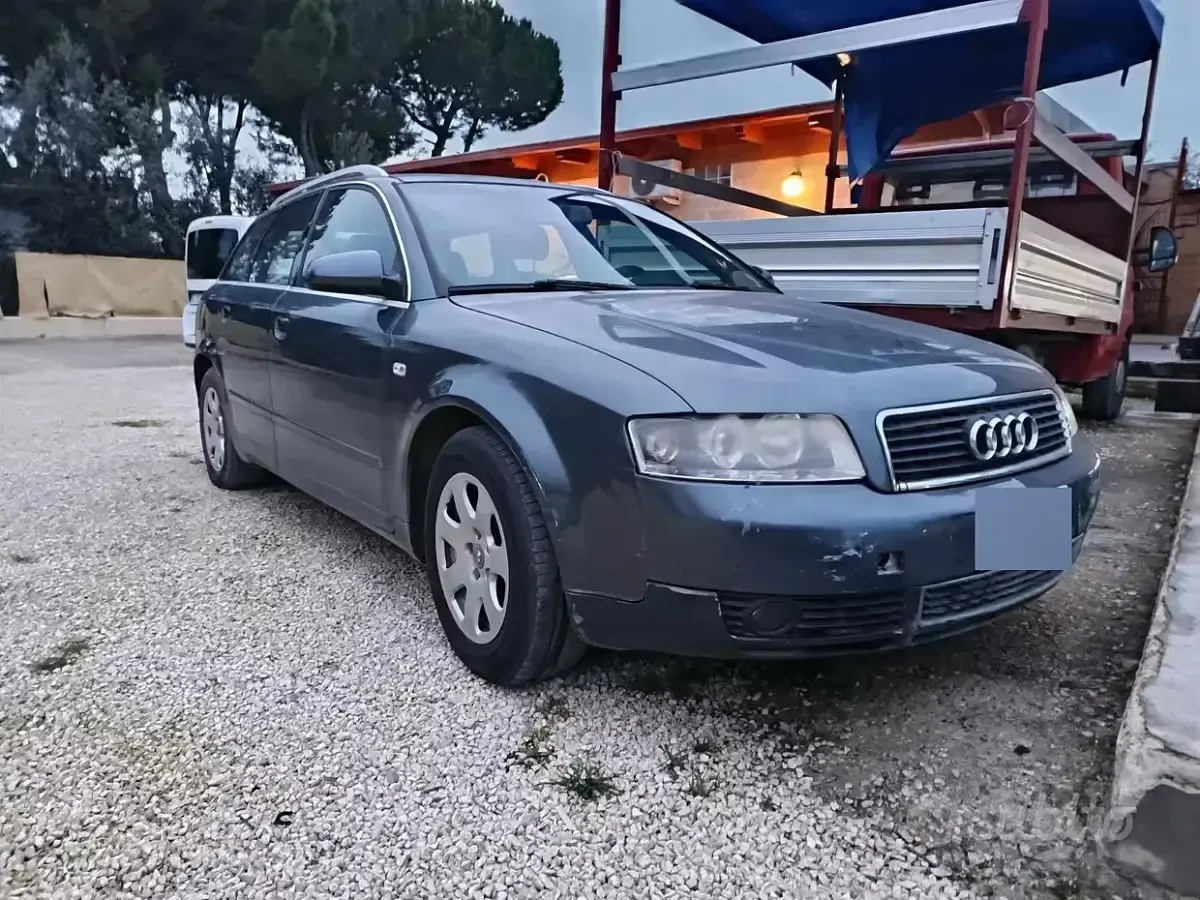 Usata Audi A4 130 CV (95 kW) 2004 Marrone Station wagon