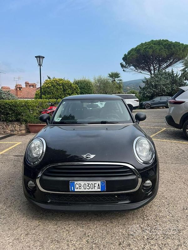 Usata Mini ONE 75 CV (55 kW) 2016 Nero Utilitaria