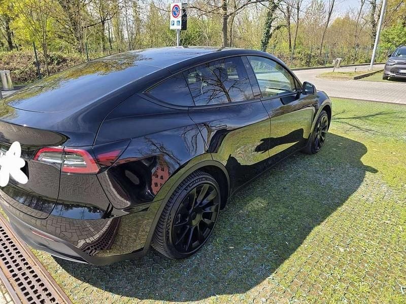 Usata Tesla Model Y RWD 88 kW (120 CV) 2023 SUV