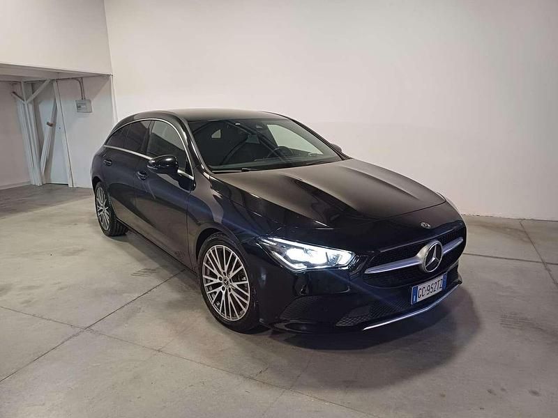 Usata Mercedes CLA200 150 CV (110 kW) 2021 Nero Station wagon