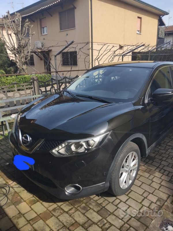 Nero Usata 2015 Nissan Qashqai SUV | 11.000 € (Buon prezzo) - Immagine 1/4