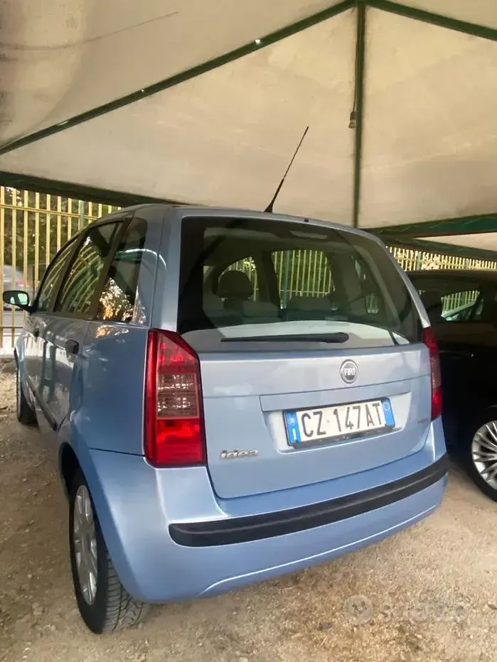 Usata Fiat Idea 70 CV (51 kW) 2005 Blu Monovolume