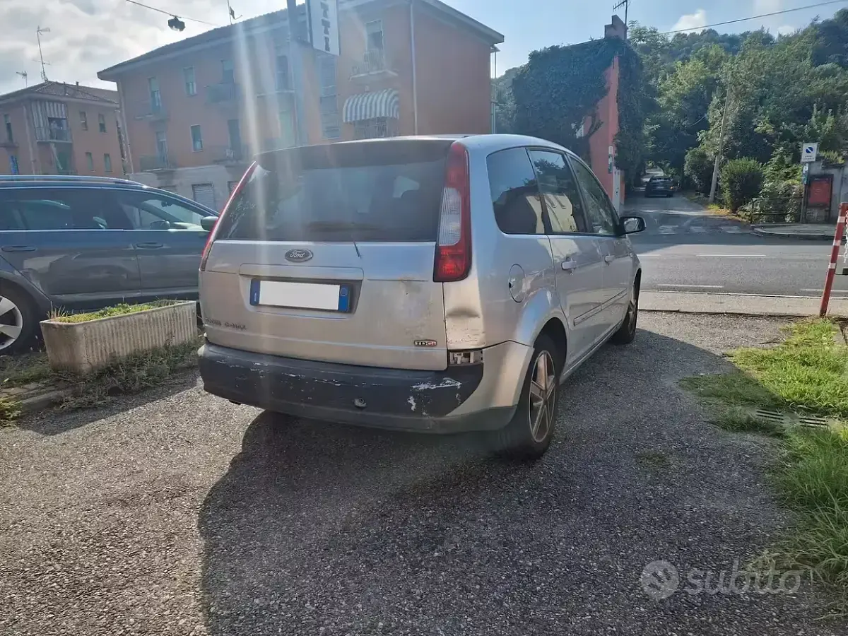 Usata Ford Focus 90 CV (66 kW) 2007 Grigio Station wagon