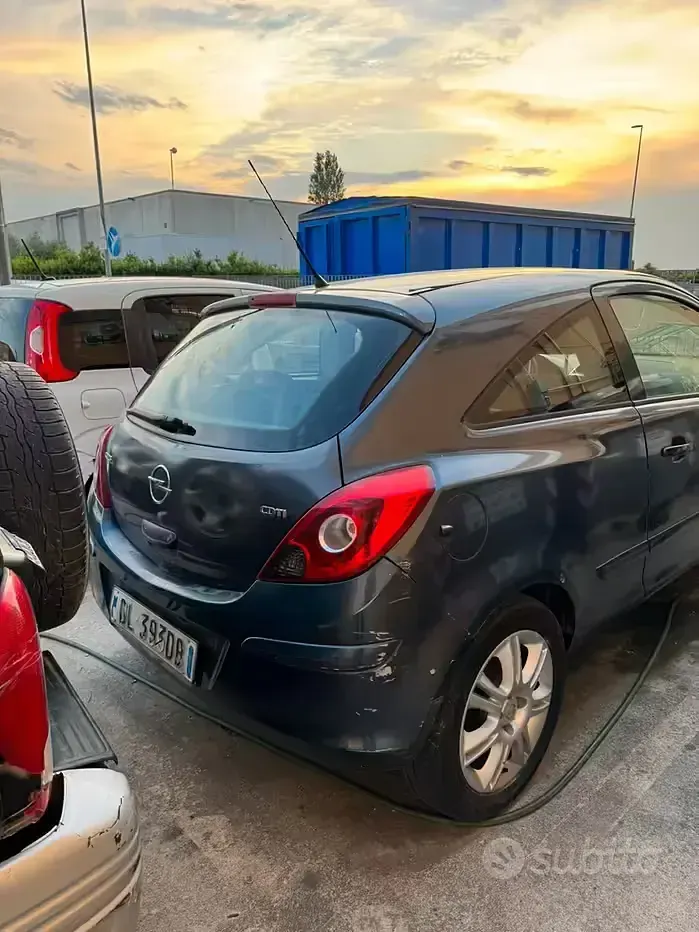 Usata Opel Corsa 90 CV (66 kW) 2007 Utilitaria