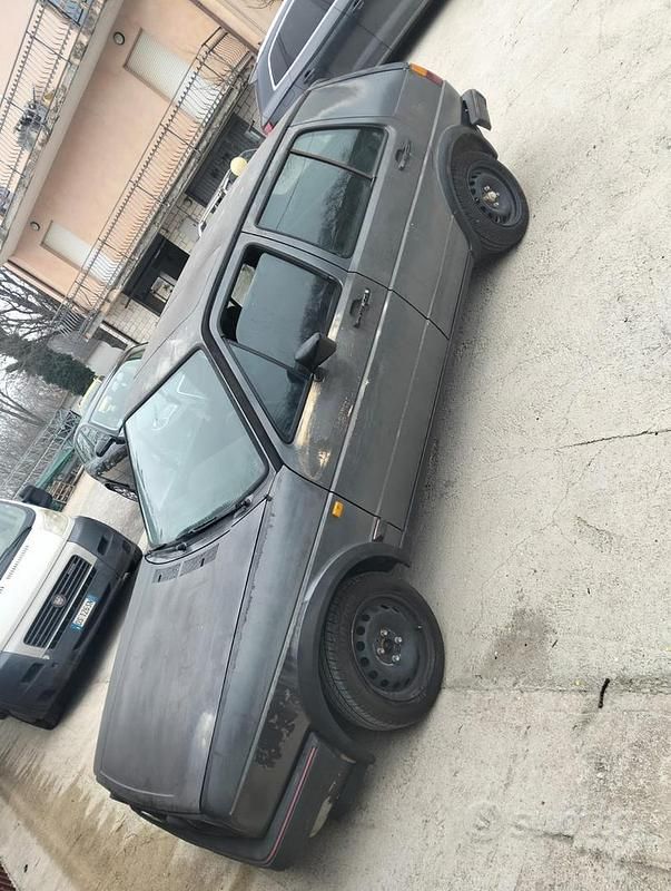 Usata VW Golf II GTI 111 CV (81 kW) 1987 Grigio Utilitaria
