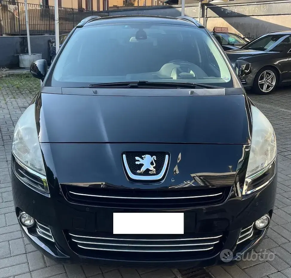 Usata Peugeot 5008 Allure 115 CV (84 kW) 2013 Nero Monovolume