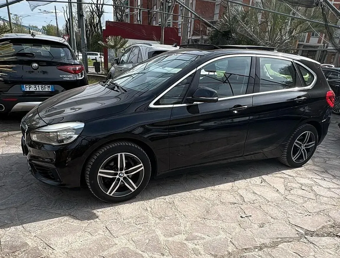 Usata BMW 218 Active Tourer Sport Line 150 CV (110 kW) 2014 Nero Monovolume