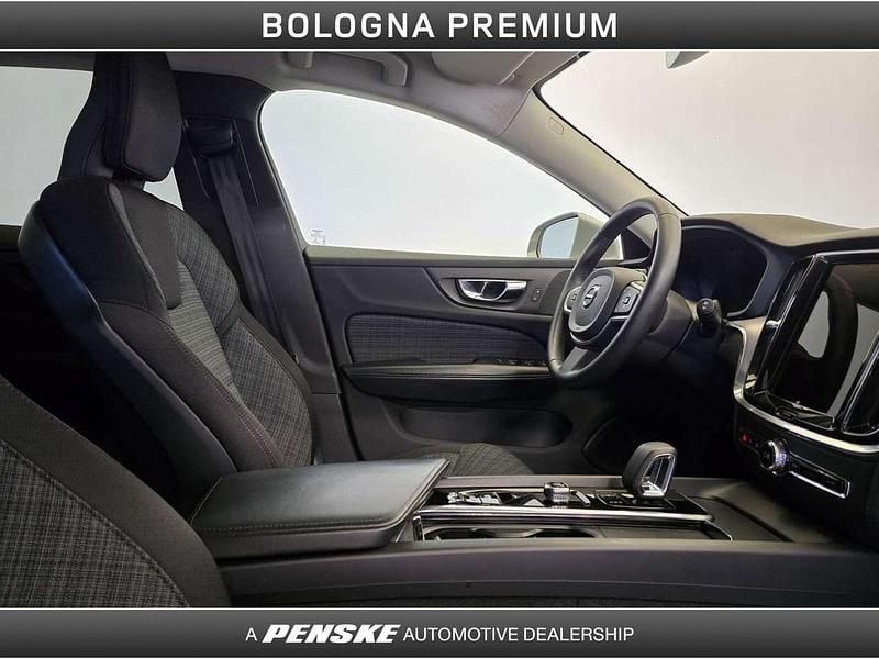 Usata Volvo V60 Core 197 CV (144 kW) 2022 Grigio Station wagon