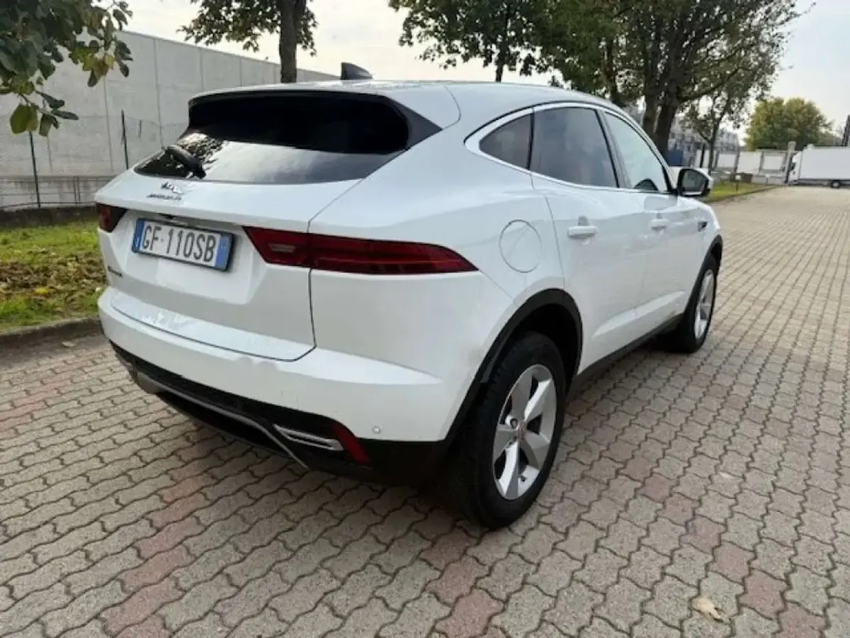 Usata Jaguar E-Pace 163 CV (119 kW) 2021 Bianco perla SUV