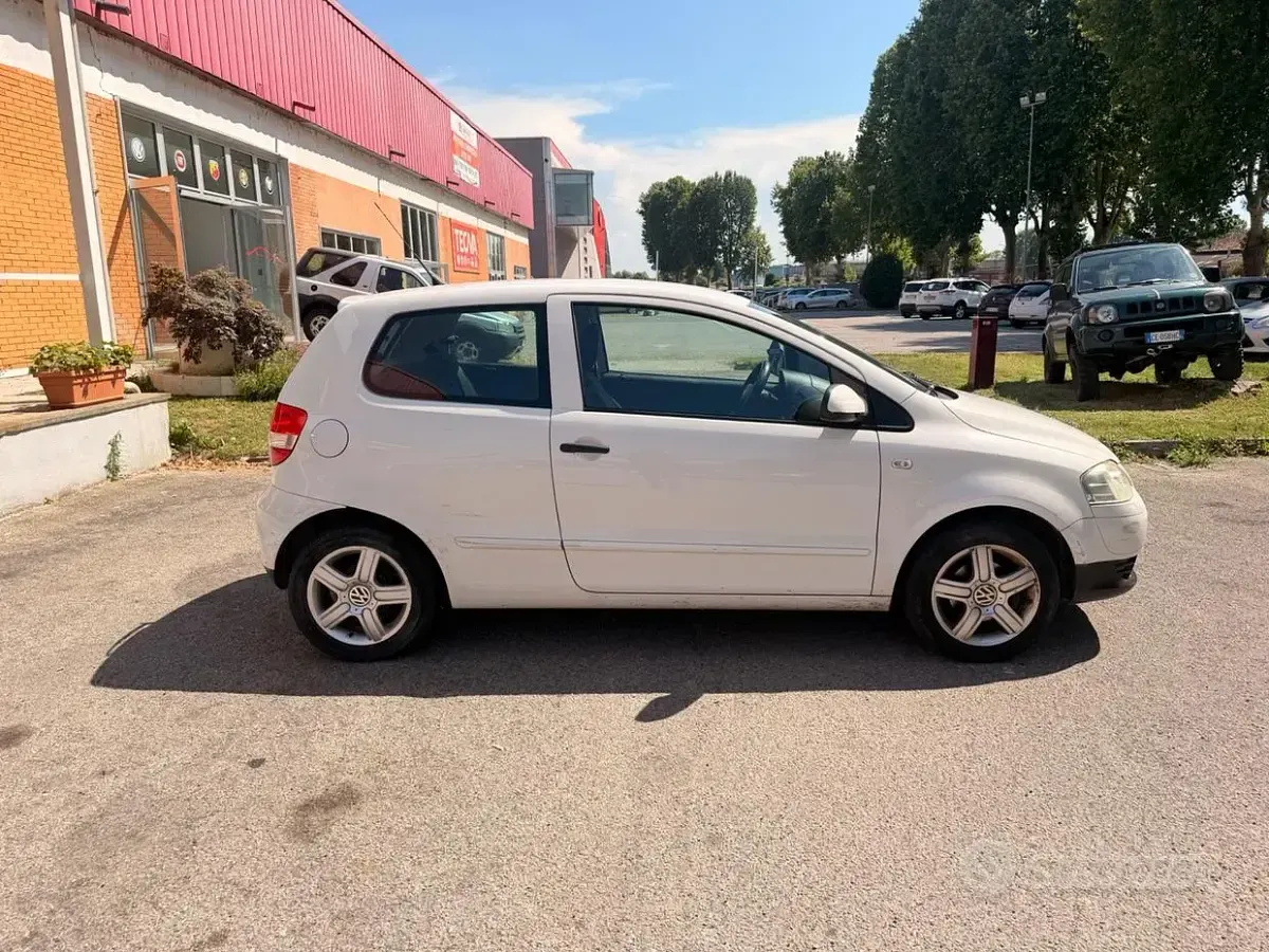 Usata VW Fox Sport 69 CV (50 kW) 2009 Bianco Utilitaria