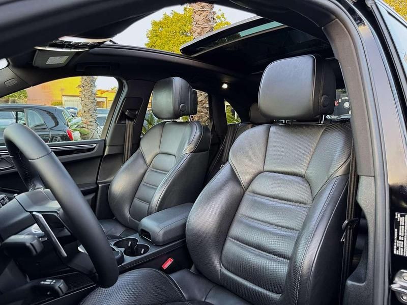 Usata Porsche Macan Turbo Sport 354 CV (260 kW) 2019 Nero jet metallizzato SUV