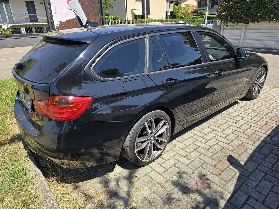 Usata BMW 318 143 CV (105 kW) 2014 Nero Station wagon