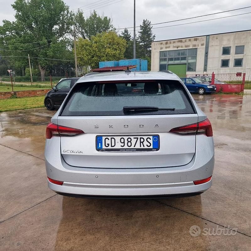 Usata Skoda Octavia Style 116 CV (85 kW) 2021 Grigio Station wagon