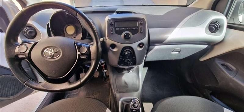Usata Toyota Aygo Cool 69 CV (50 kW) 2016 Utilitaria