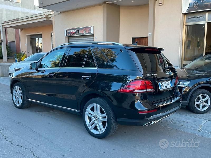 Usata Mercedes GLE250 Exclusive 204 CV (150 kW) 2018 Nero Station wagon