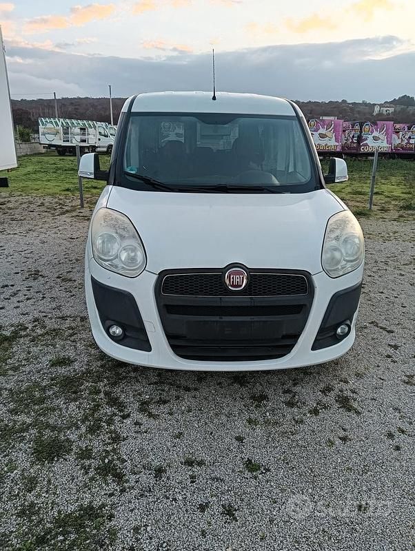 Usata Fiat Doblò 85 CV (62 kW) 2012 Bianco Monovolume