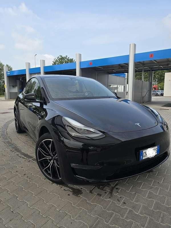 Usata Tesla Model Y 152 kW (208 CV) 2023 SUV