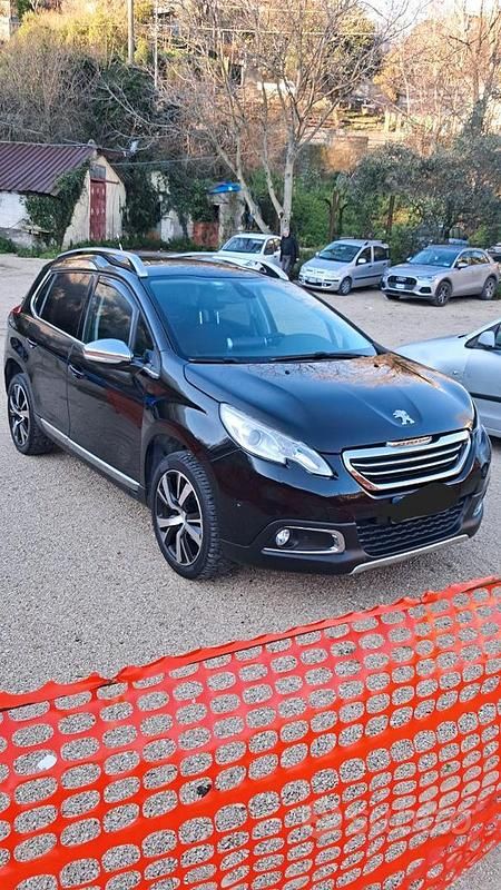Usata 2014 Peugeot 2008 Allure SUV | 6500 € (Buon prezzo) - Immagine 1/4