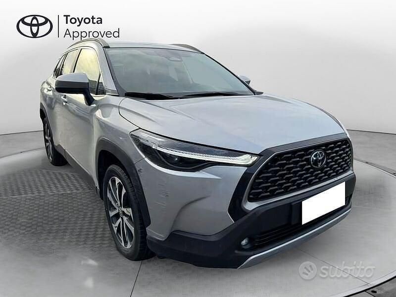 Usata Toyota Corolla Cross Trend 140 CV (102 kW) 2025 Argento SUV