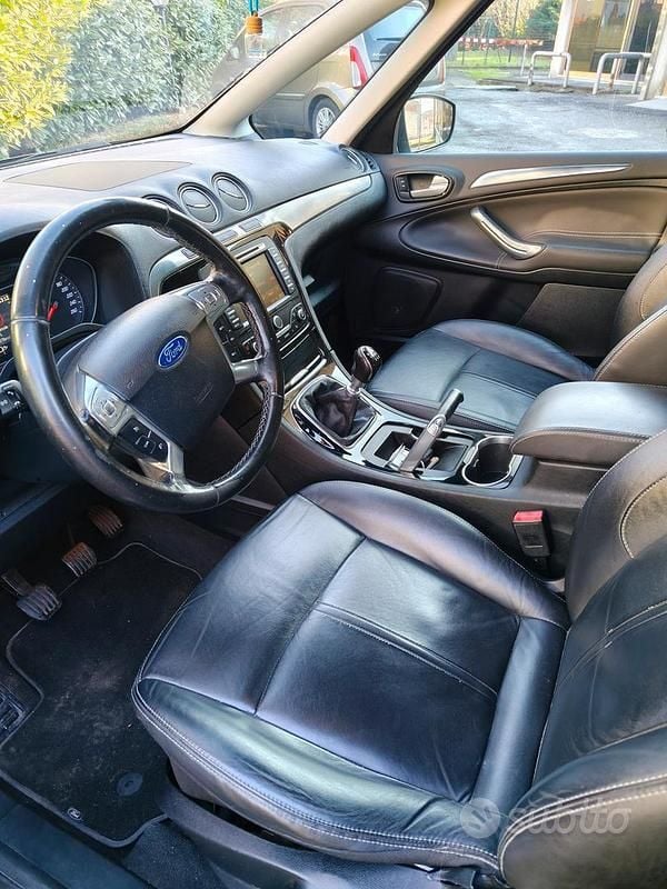 Usata Ford S-MAX Titanium 163 CV (119 kW) 2015 Nero Monovolume