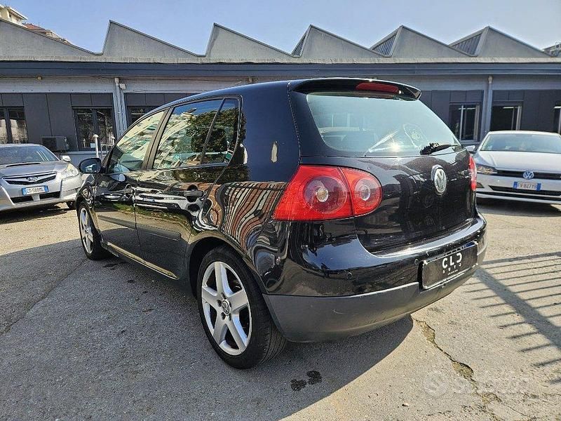 Usata VW Golf IV Trendline 105 CV (77 kW) 2005 Nero Berlina