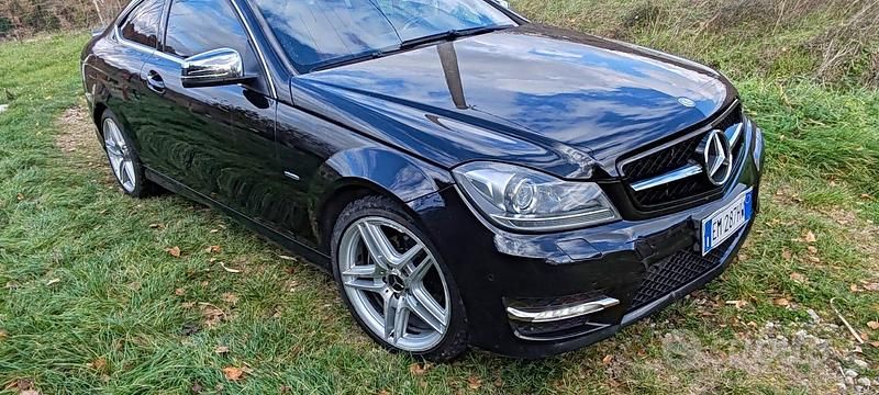 Usata Mercedes C220 Avantgarde 170 CV (125 kW) 2012 Nero Coupé