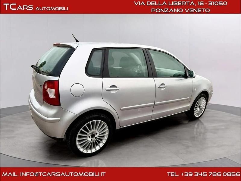 Usata VW Polo 75 CV (55 kW) 2004 Argento Berlina