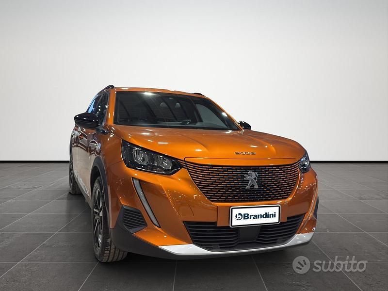 Usata Peugeot e-2008 Allure 100 kW (136 CV) 2023 Giallo SUV