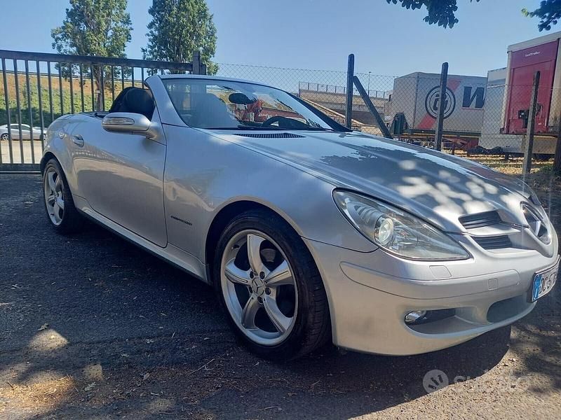 Usata Mercedes SLK200 163 CV (119 kW) 2006 Argento Cabrio