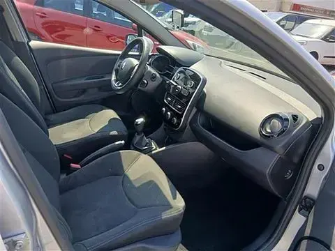 Usata Renault Clio V 76 CV (55 kW) 2019 Utilitaria