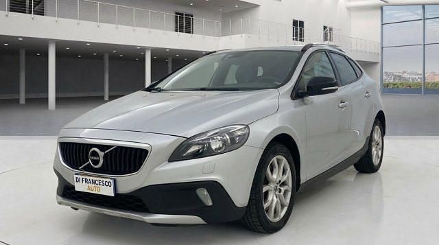 Usata Volvo V40 CC Business Edition 120 CV (88 kW) 2018 Argento metallizzato Station wagon