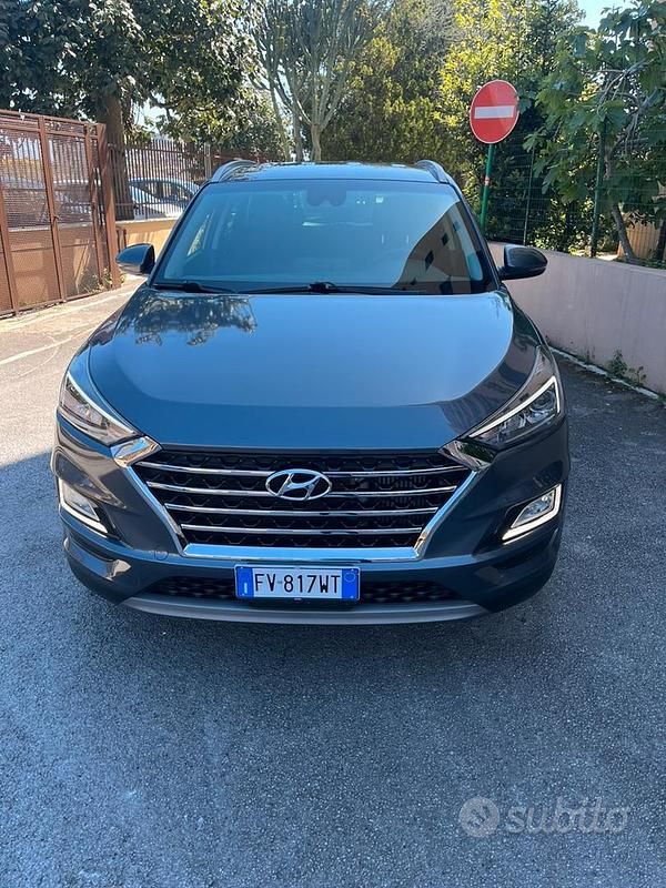 Grigio Usata 2019 Hyundai Tucson SUV | 18.000 € (Buon prezzo) - Immagine 1/4