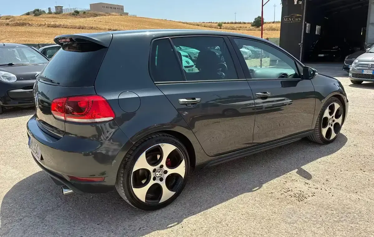 Usata VW Golf VI GTI 210 CV (154 kW) 2011 Grigio Utilitaria
