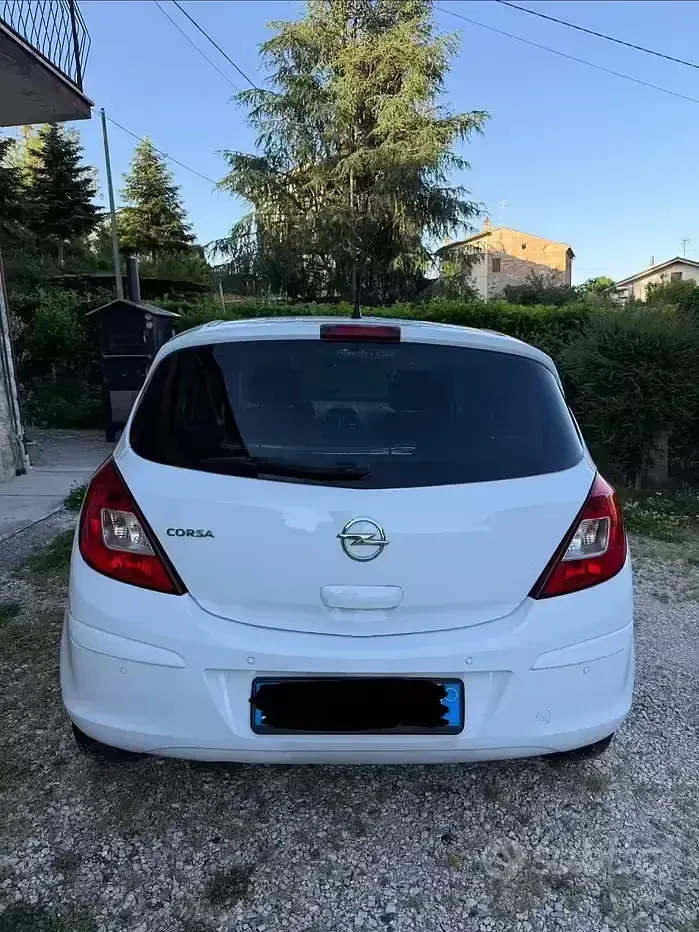 Usata Opel Corsa 85 CV (62 kW) 2013 Utilitaria